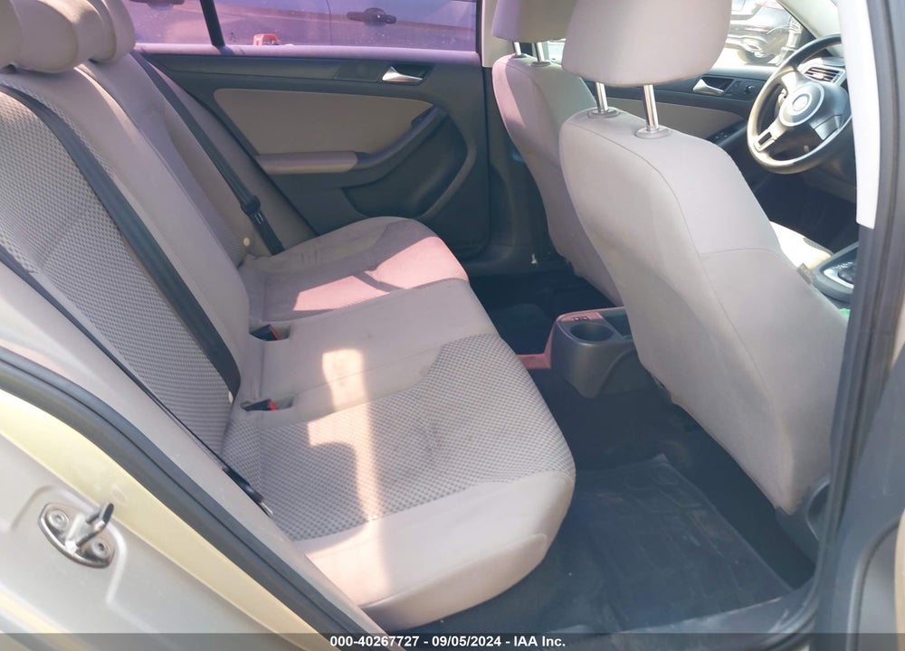 2013 VOLKSWAGEN JETTA VIN: 3VW2K7AJ0DM201027