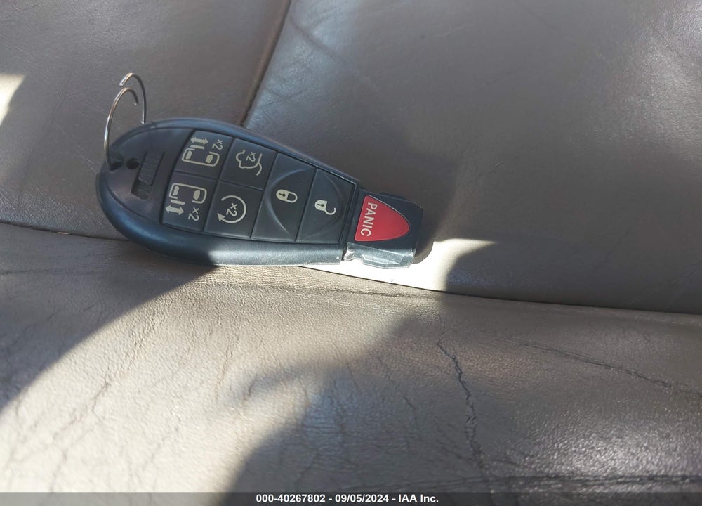 2012 CHRYSLER TOWN & COUNTRY LIMITED VIN: 2C4RC1GGXCR413500