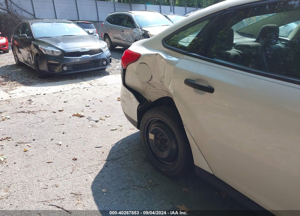 2015 FORD FOCUS S VIN: 1FADP3E28FL264279