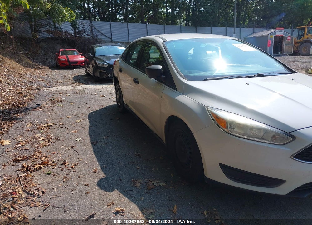 2015 FORD FOCUS S VIN: 1FADP3E28FL264279