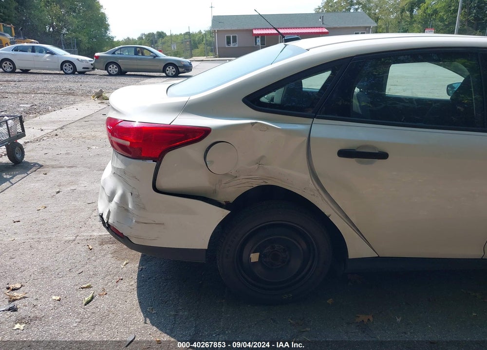 2015 FORD FOCUS S VIN: 1FADP3E28FL264279