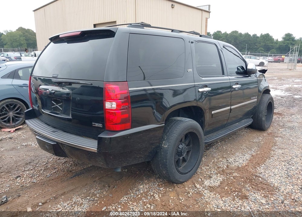 2009 CHEVROLET TAHOE LTZ VIN: 1GNFK33029R177859
