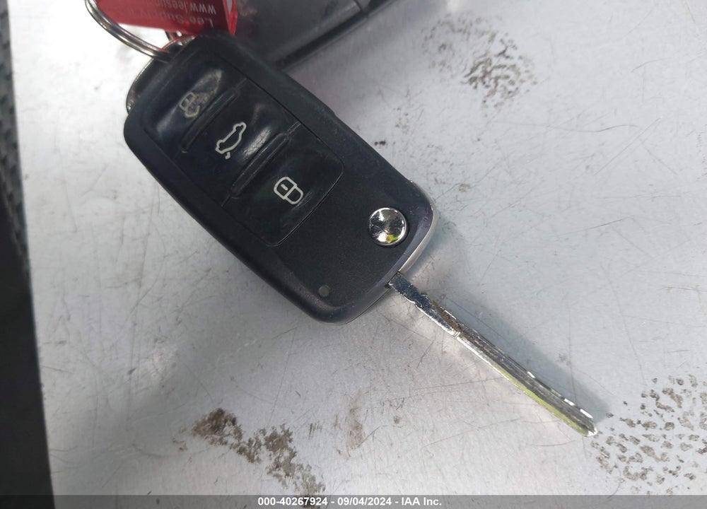 2013 VOLKSWAGEN JETTA VIN: 3VW2K7AJ1DM263892