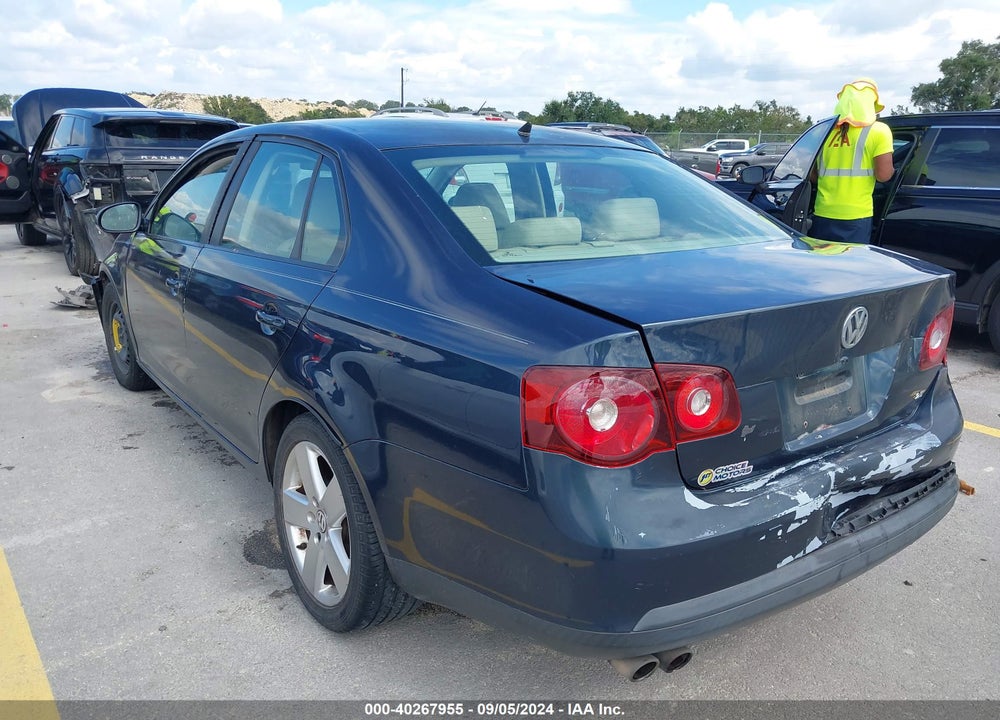 2010 VOLKSWAGEN JETTA LIMITED EDITION VIN: 3VWAX7AJ5AM153243