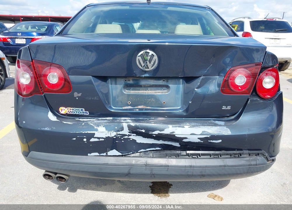 2010 VOLKSWAGEN JETTA LIMITED EDITION VIN: 3VWAX7AJ5AM153243