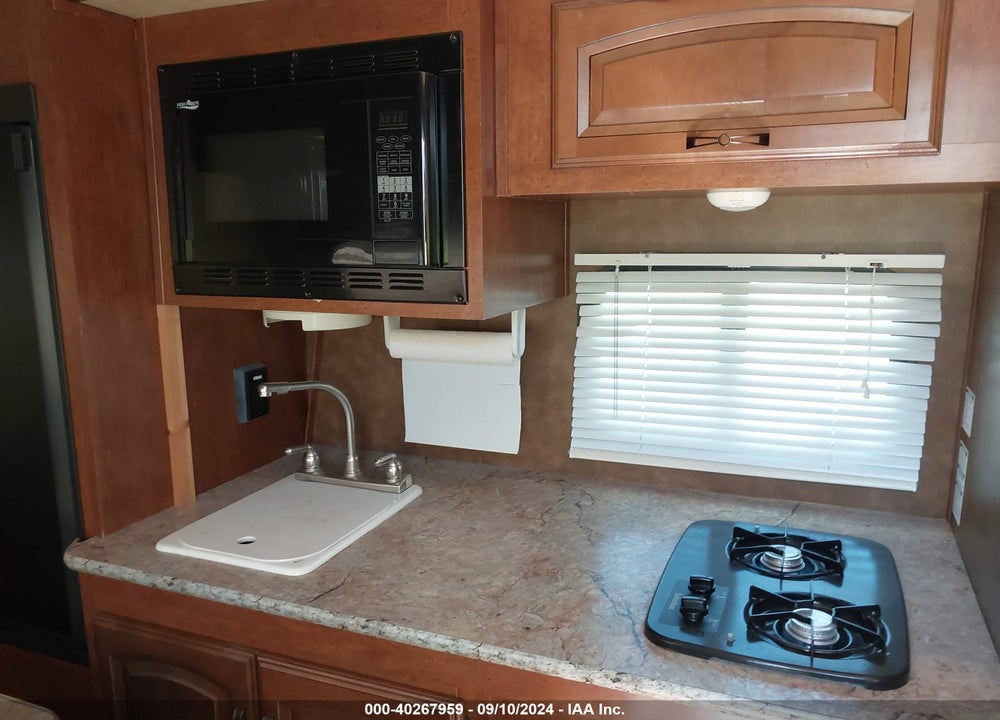 2014 FOREST RIVER VIBE 6502 VIN: 4X4TVCV13E5103368
