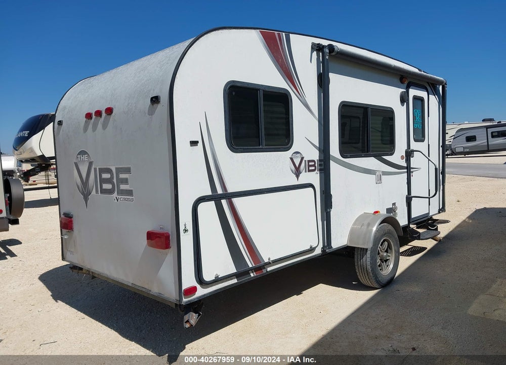 2014 FOREST RIVER VIBE 6502 VIN: 4X4TVCV13E5103368