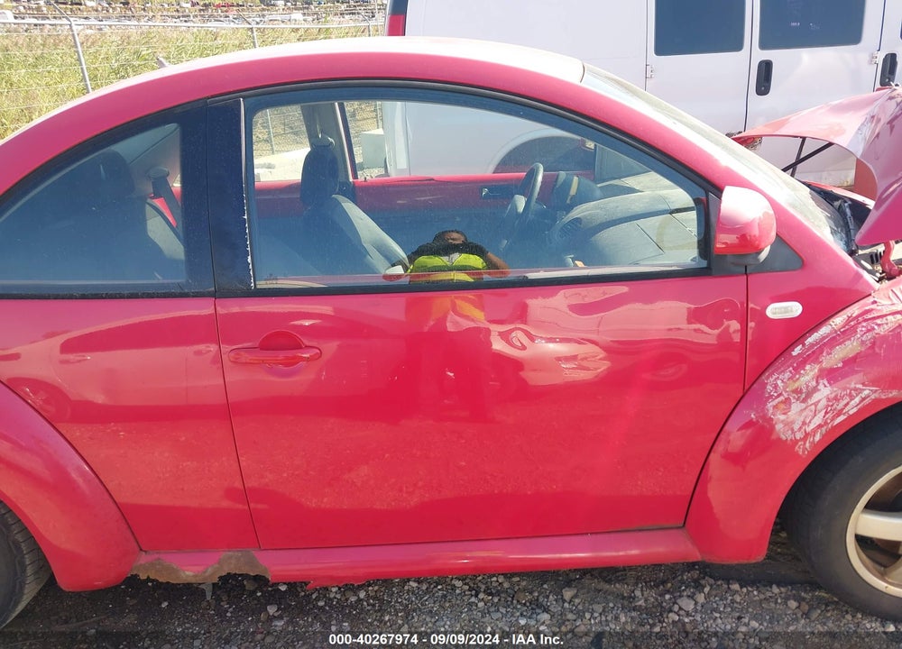 2000 VOLKSWAGEN NEW BEETLE GL VIN: 3VWBA21C7YM402923