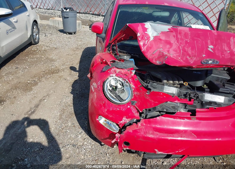 2000 VOLKSWAGEN NEW BEETLE GL VIN: 3VWBA21C7YM402923