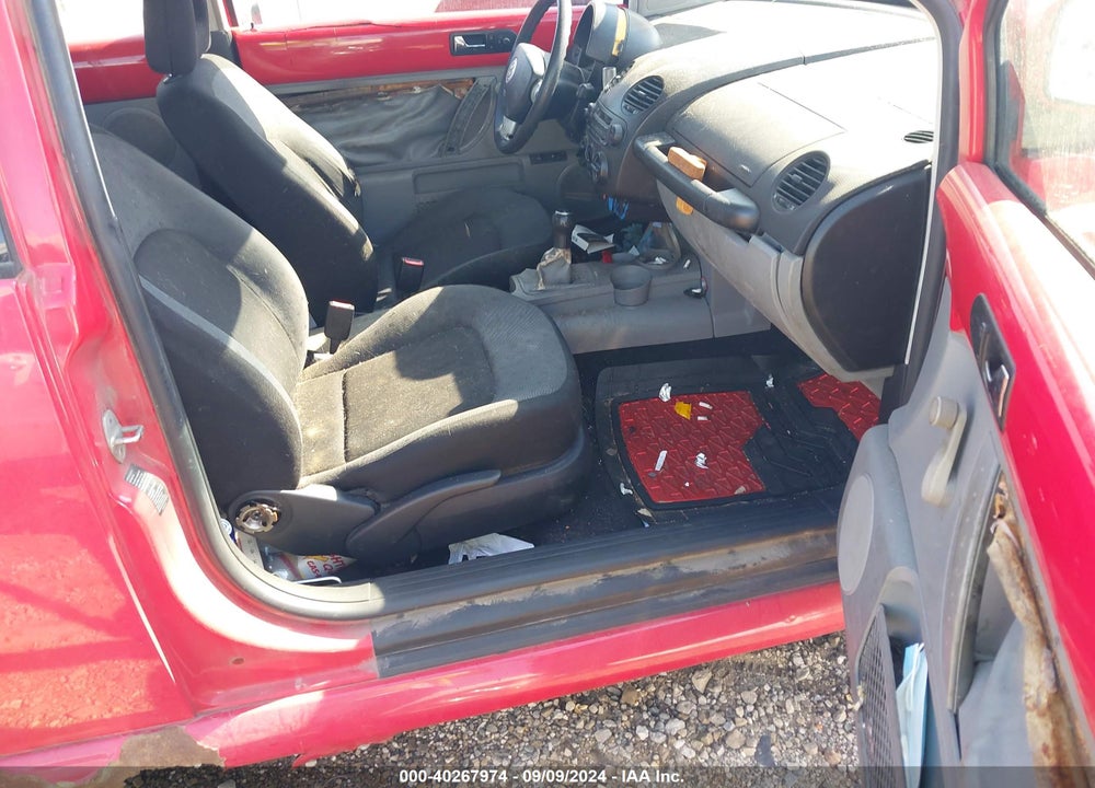 2000 VOLKSWAGEN NEW BEETLE GL VIN: 3VWBA21C7YM402923