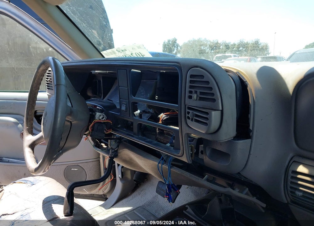 1999 GMC YUKON DENALI VIN: 1GKEK13R4XR907649