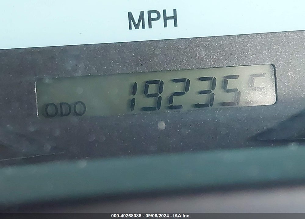 2005 TOYOTA CAMRY SOLARA SE VIN: 4T1CE38P65U530471