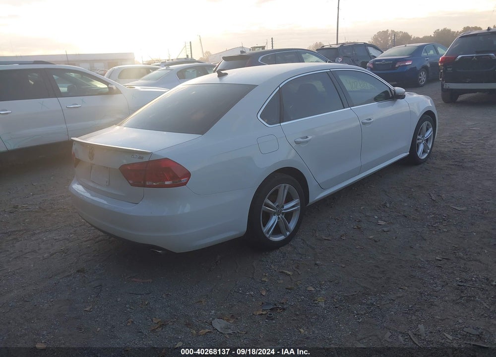 2012 VOLKSWAGEN PASSAT 3.6L V6 SE VIN: 1VWBM7A37CC096305