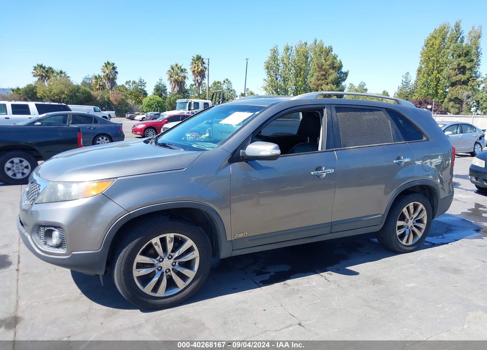 2011 KIA SORENTO EX V6 VIN: 5XYKUDA26BG040178