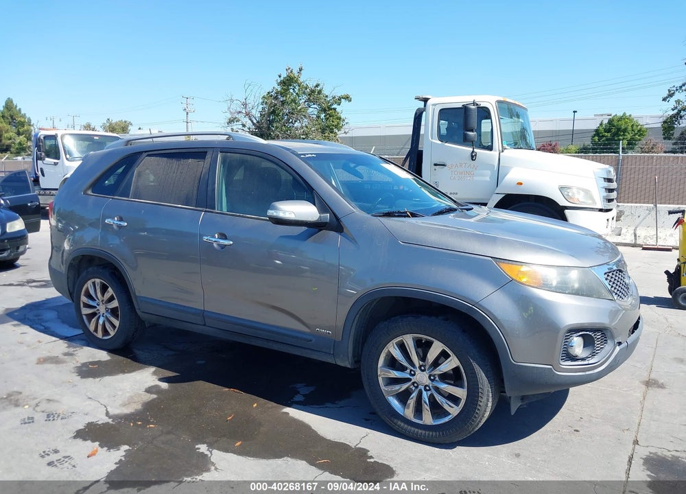 2011 KIA SORENTO EX V6 VIN: 5XYKUDA26BG040178