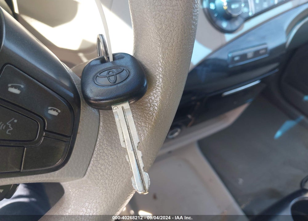 2013 TOYOTA SIENNA LE V6 8 PASSENGER VIN: 5TDKK3DC4DS293879
