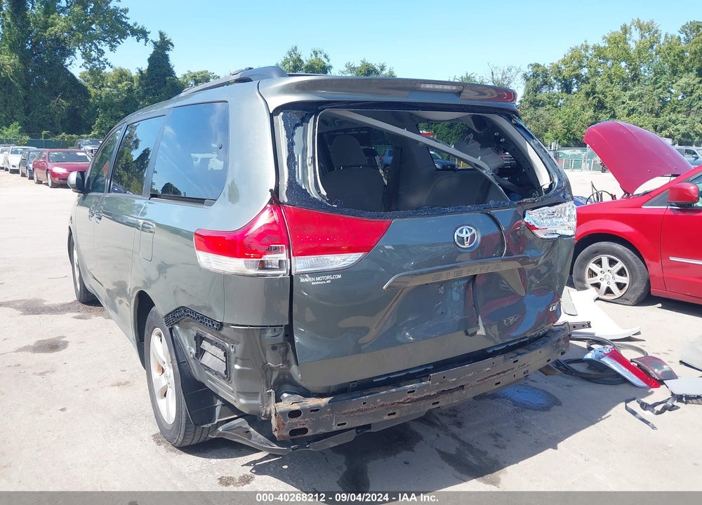 2013 TOYOTA SIENNA LE V6 8 PASSENGER VIN: 5TDKK3DC4DS293879