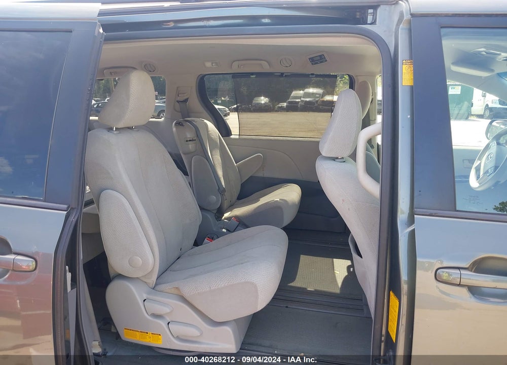 2013 TOYOTA SIENNA LE V6 8 PASSENGER VIN: 5TDKK3DC4DS293879