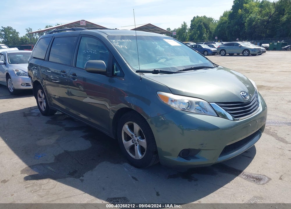 2013 TOYOTA SIENNA LE V6 8 PASSENGER VIN: 5TDKK3DC4DS293879