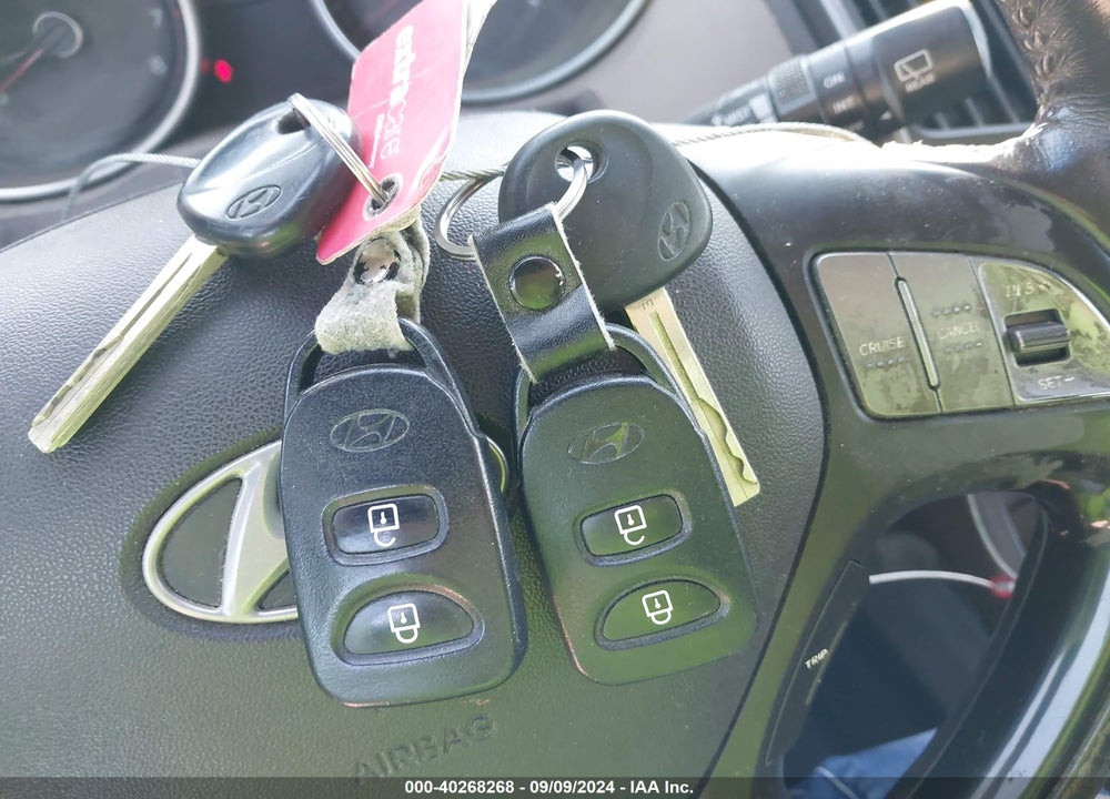 2014 HYUNDAI TUCSON SE VIN: KM8JUCAG9EU915463