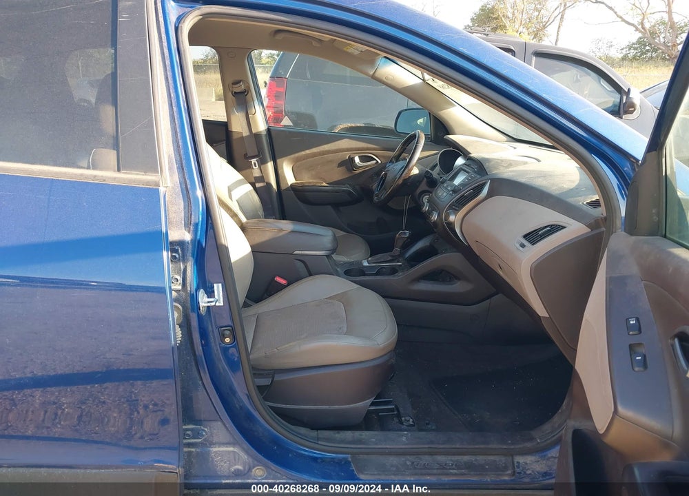 2014 HYUNDAI TUCSON SE VIN: KM8JUCAG9EU915463
