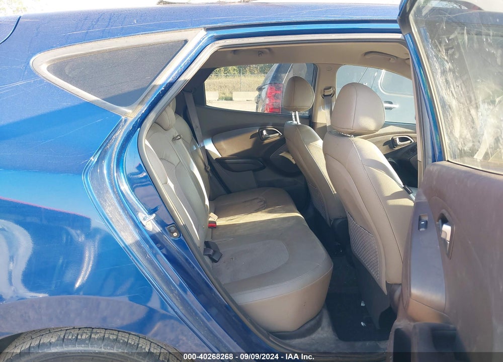 2014 HYUNDAI TUCSON SE VIN: KM8JUCAG9EU915463