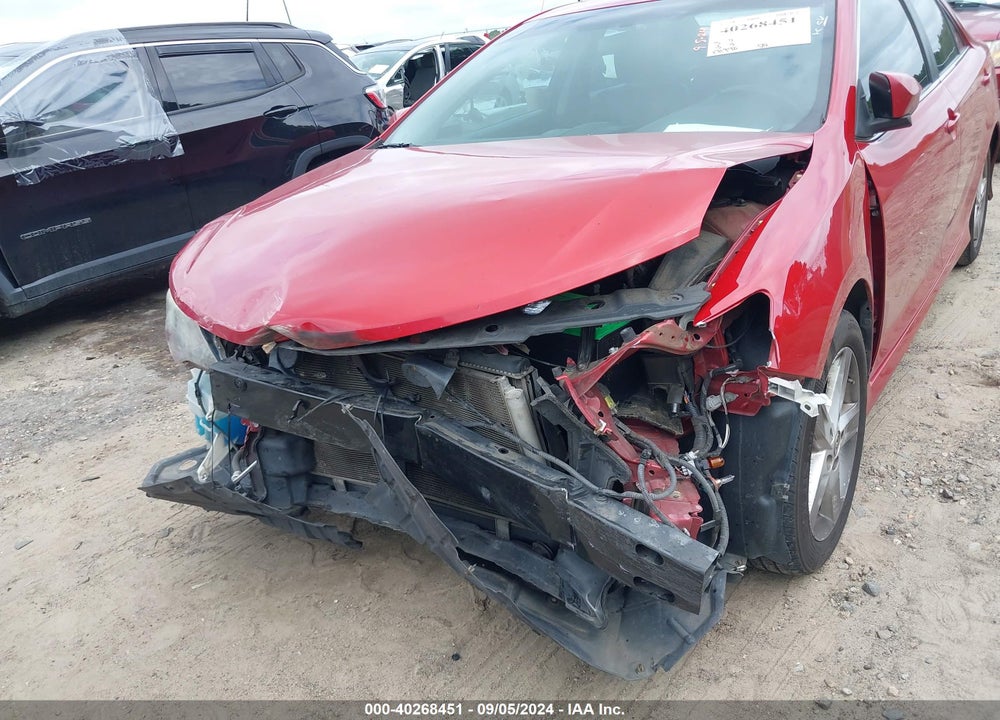 2014 TOYOTA CAMRY SE VIN: 4T1BF1FK1EU732395