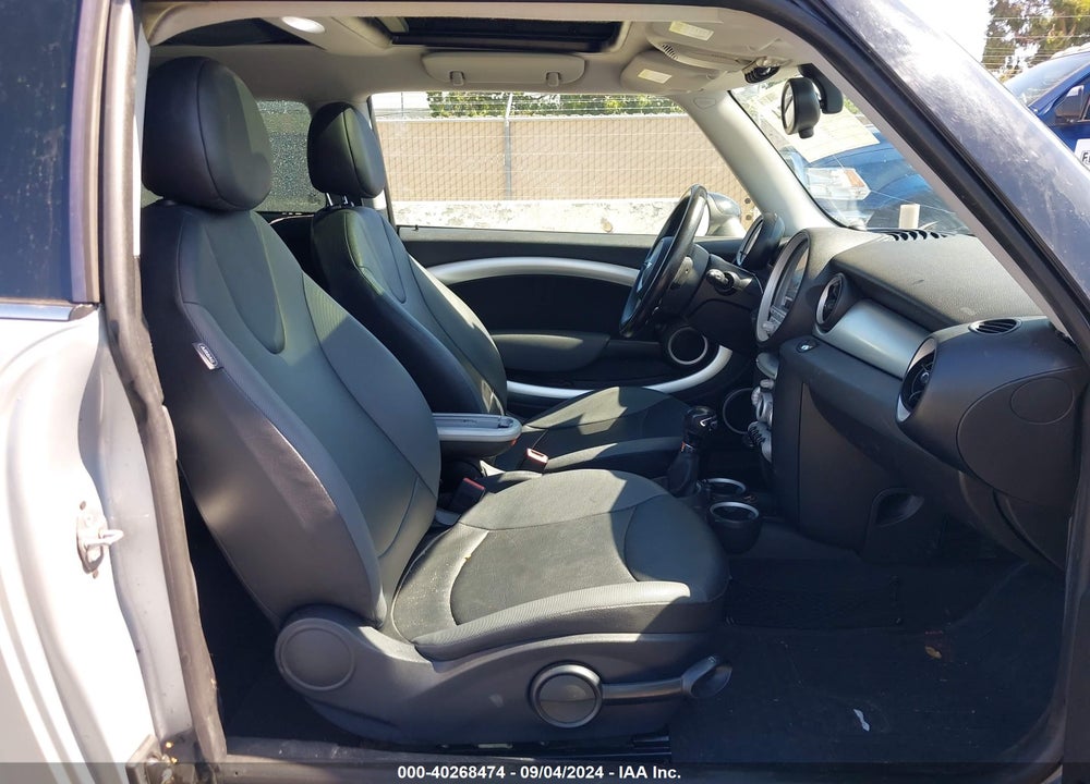 2010 MINI COOPER CLUBMAN VIN: WMWML3C58ATX38224