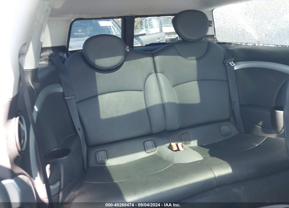 2010 MINI COOPER CLUBMAN VIN: WMWML3C58ATX38224