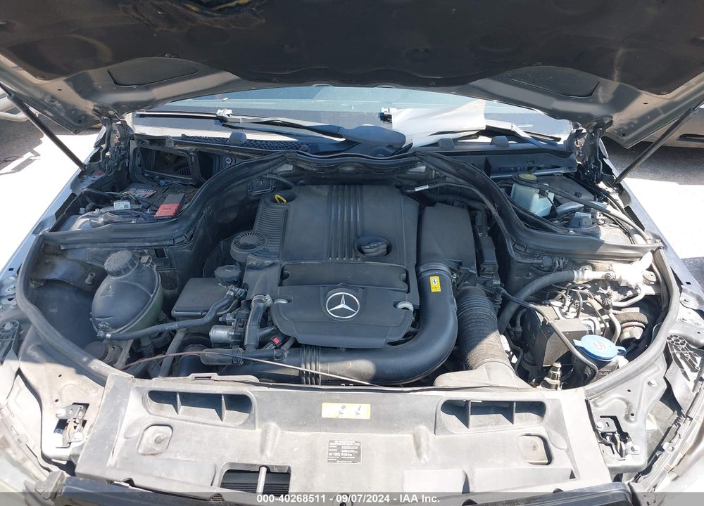 2013 MERCEDES-BENZ C 250 LUXURY/SPORT VIN: WDDGF4HB5DG085043