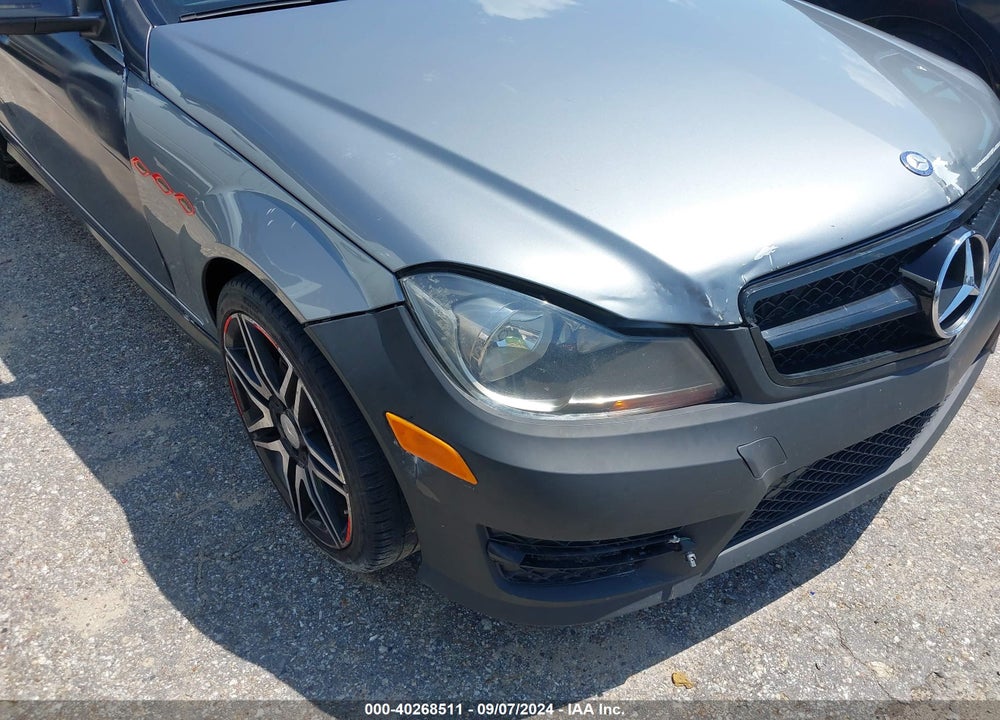2013 MERCEDES-BENZ C 250 LUXURY/SPORT VIN: WDDGF4HB5DG085043