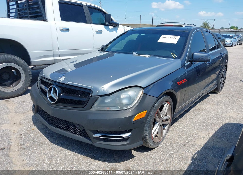 2013 MERCEDES-BENZ C 250 LUXURY/SPORT VIN: WDDGF4HB5DG085043