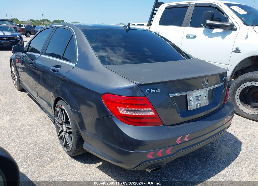 2013 MERCEDES-BENZ C 250 LUXURY/SPORT VIN: WDDGF4HB5DG085043