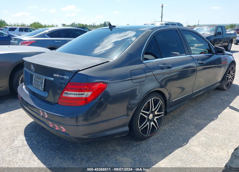 2013 MERCEDES-BENZ C 250 LUXURY/SPORT VIN: WDDGF4HB5DG085043