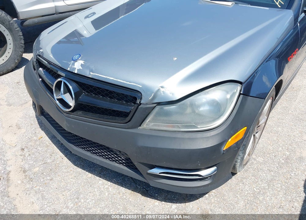2013 MERCEDES-BENZ C 250 LUXURY/SPORT VIN: WDDGF4HB5DG085043