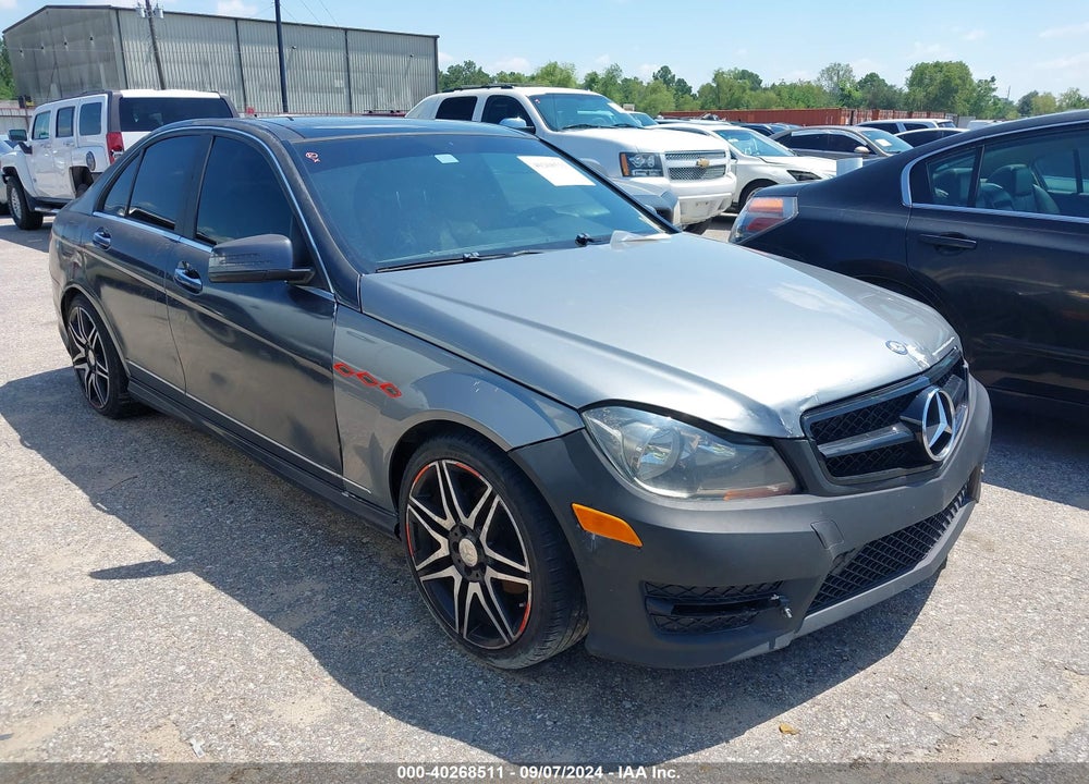 2013 MERCEDES-BENZ C 250 LUXURY/SPORT VIN: WDDGF4HB5DG085043
