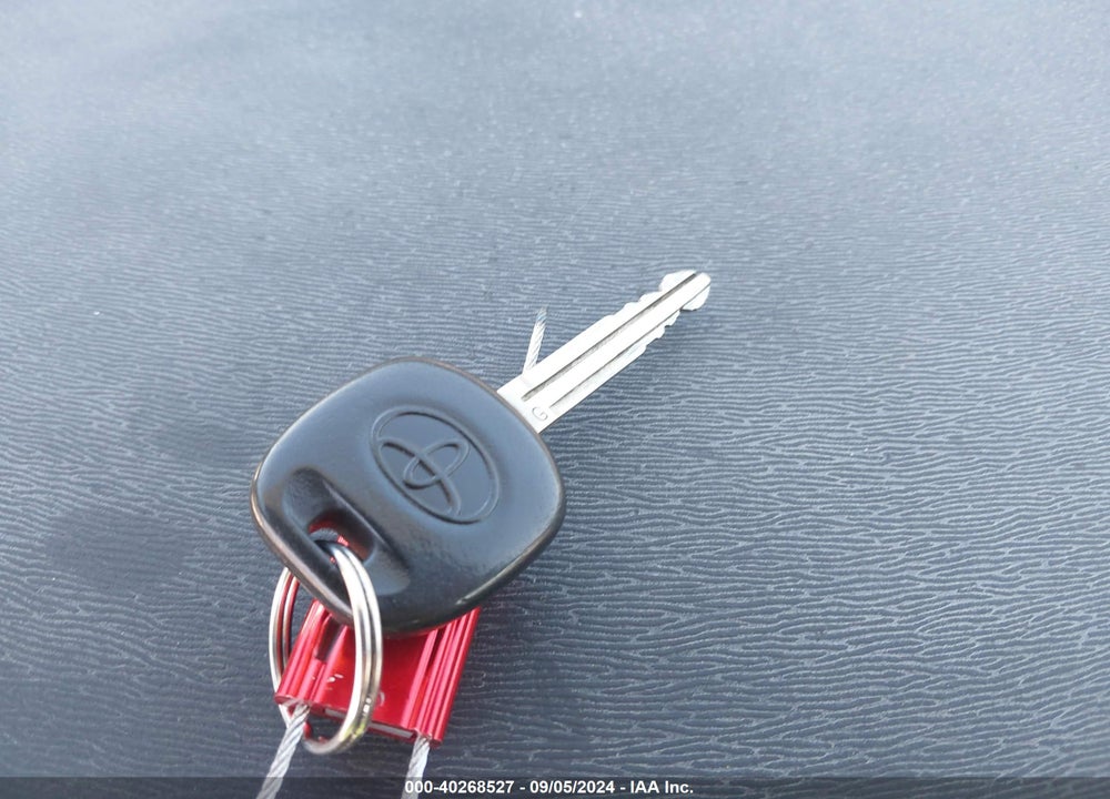 2011 TOYOTA SIENNA LE V6 VIN: 5TDKK3DCXBS141778