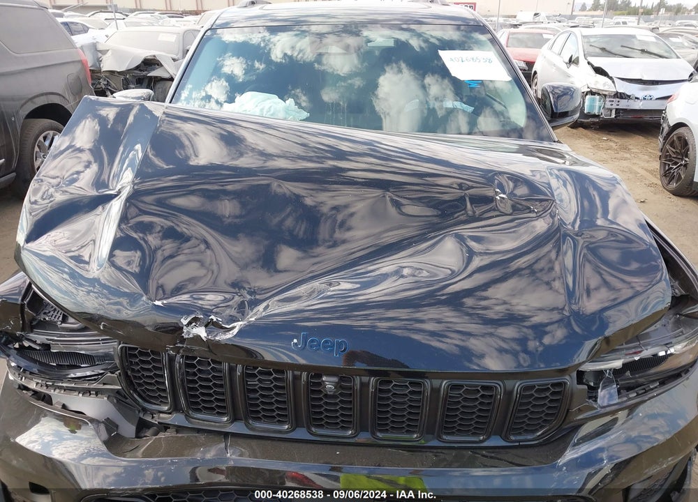 2023 JEEP GRAND CHEROKEE 4XE 30TH ANNIVERSARY VIN: 1C4RJYB66P8908811