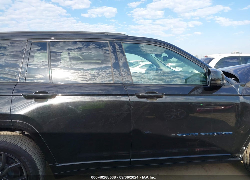 2023 JEEP GRAND CHEROKEE 4XE 30TH ANNIVERSARY VIN: 1C4RJYB66P8908811