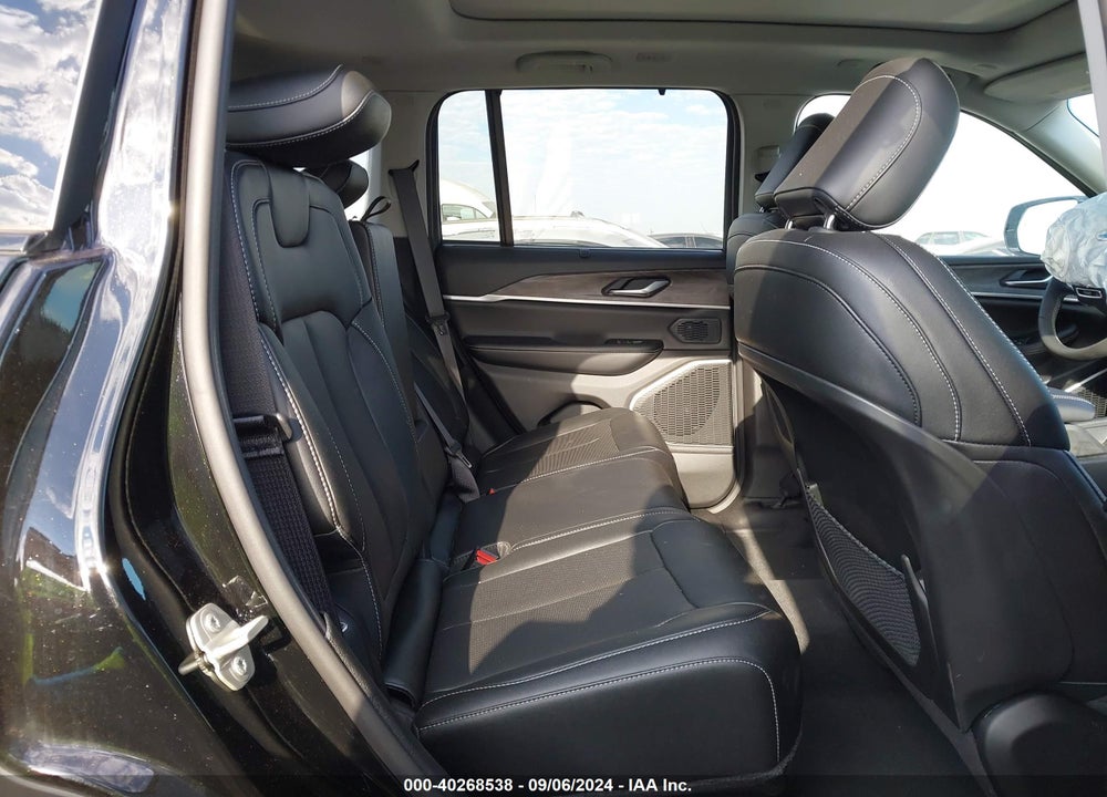 2023 JEEP GRAND CHEROKEE 4XE 30TH ANNIVERSARY VIN: 1C4RJYB66P8908811