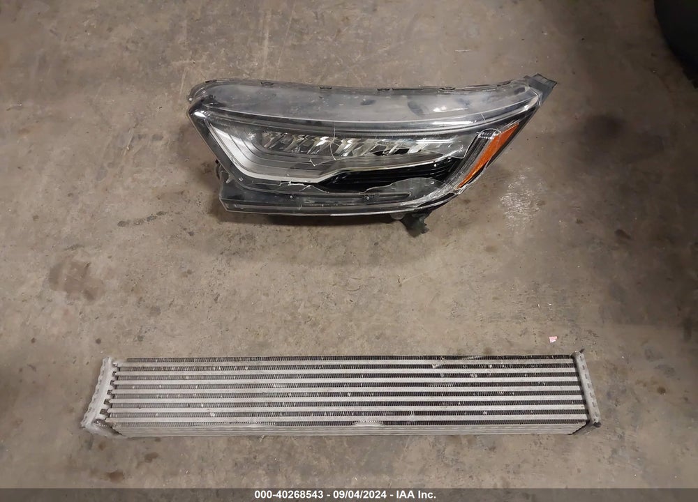 2019 HONDA CR-V TOURING VIN: JHLRW2H92KX015830