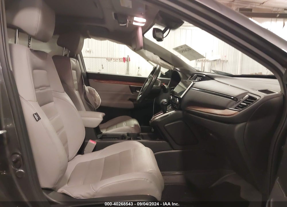 2019 HONDA CR-V TOURING VIN: JHLRW2H92KX015830