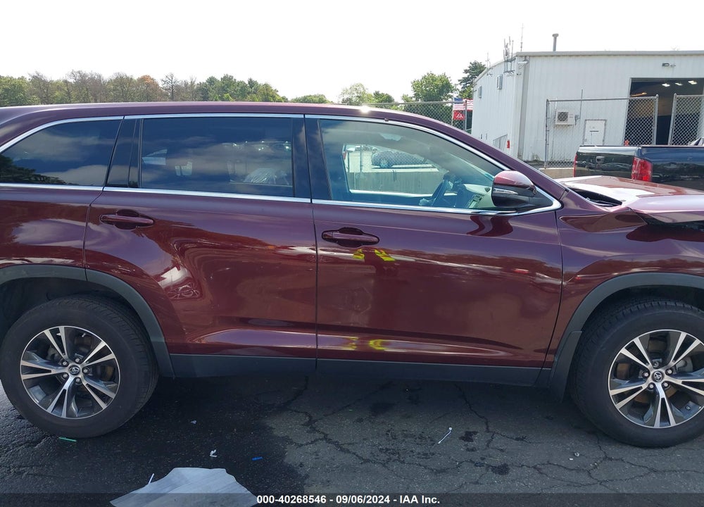 2019 TOYOTA HIGHLANDER LE VIN: 5TDBZRFH4KS741591