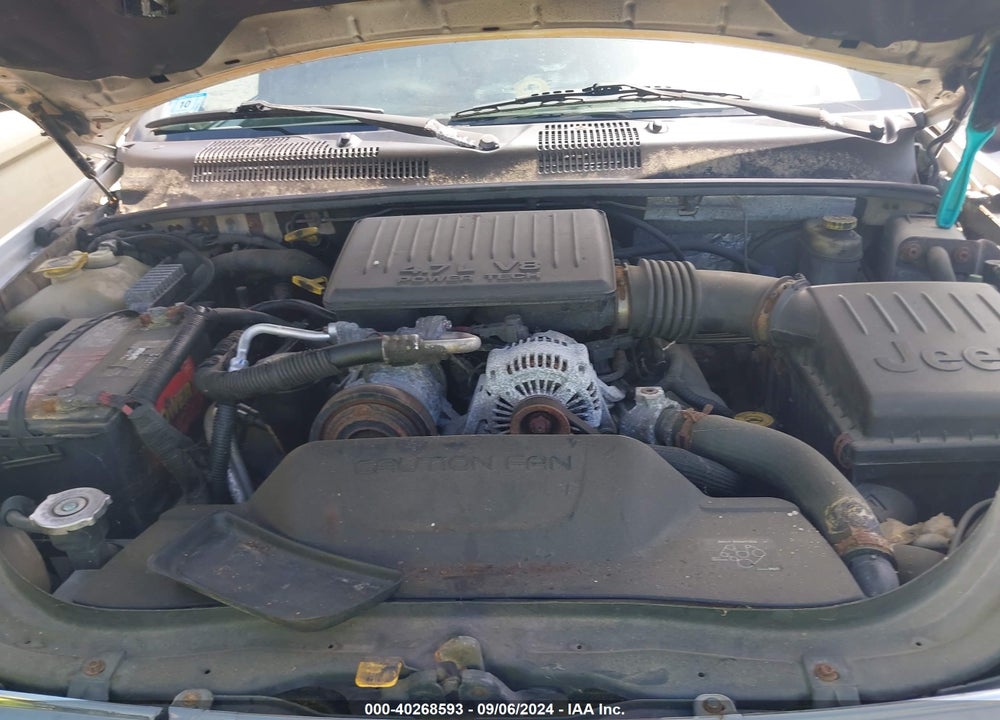 2001 JEEP GRAND CHEROKEE LAREDO VIN: 1J4GW48N61C582345