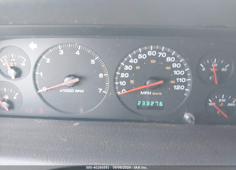 2001 JEEP GRAND CHEROKEE LAREDO VIN: 1J4GW48N61C582345