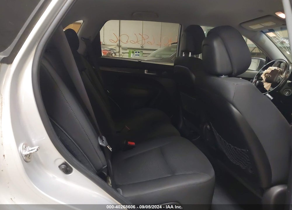 2014 KIA SORENTO LX VIN: 5XYKT4A68EG476802