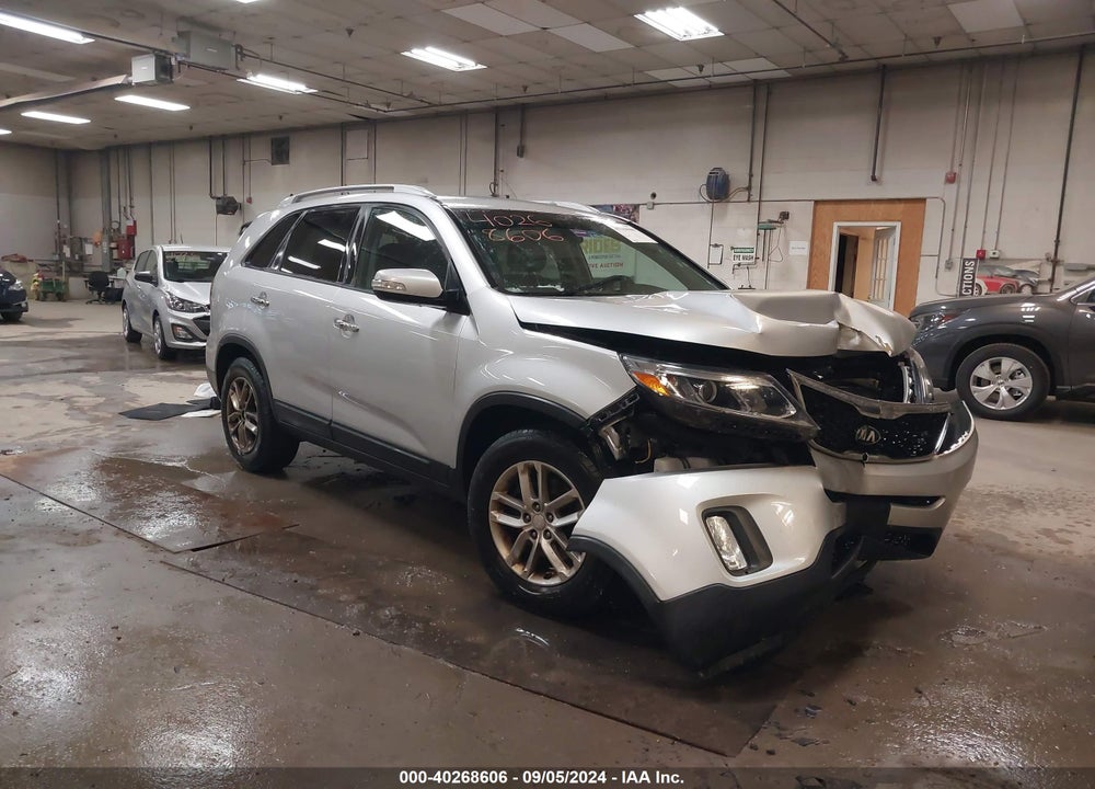 2014 KIA SORENTO LX VIN: 5XYKT4A68EG476802