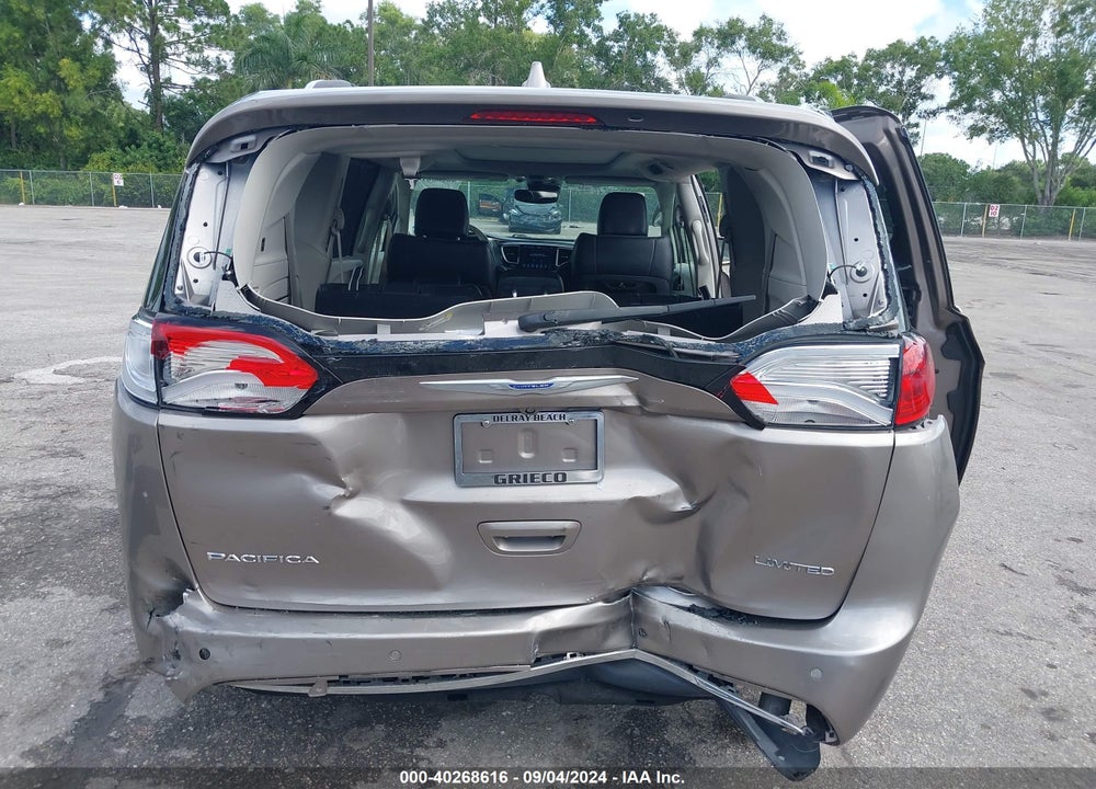 2018 CHRYSLER PACIFICA LIMITED VIN: 2C4RC1GG4JR247651