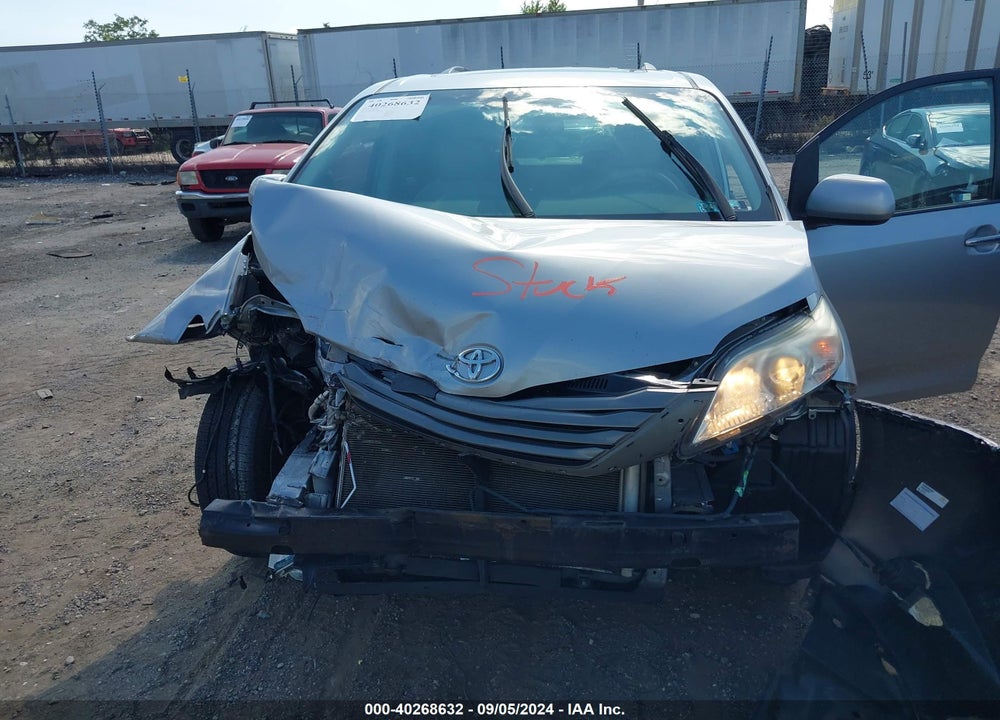 2011 TOYOTA SIENNA XLE V6 VIN: 5TDYK3DC6BS043437