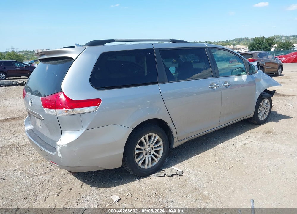 2011 TOYOTA SIENNA XLE V6 VIN: 5TDYK3DC6BS043437